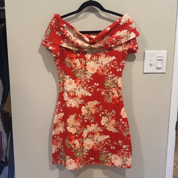 SÉZANE Doriana Bodycon Dress in Red Floral Print sz L NWT - Picture 8 of 11